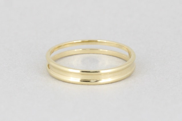 8(18金)イエローゴールドの2WAYリングの裏面